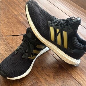adidasUltraBoost 4.0 DNA 'Black Gold Metallic' size 11